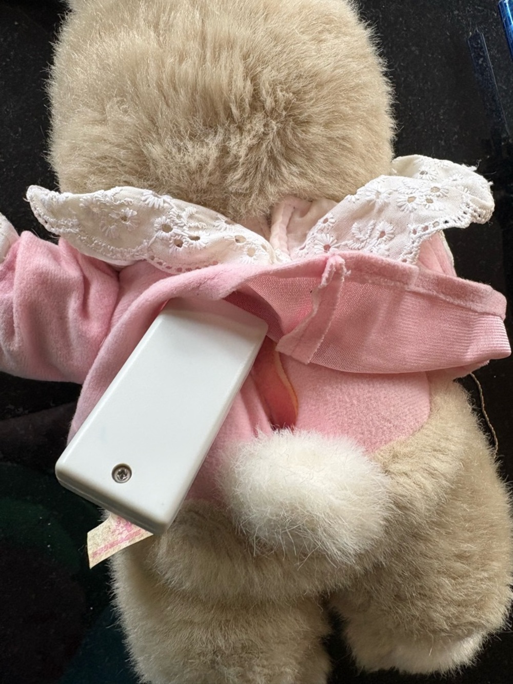 ✨ WORKING Vintage 1995 Blushables Bunny – Light-Up Cheeks ✨ - Picture 9 of 10